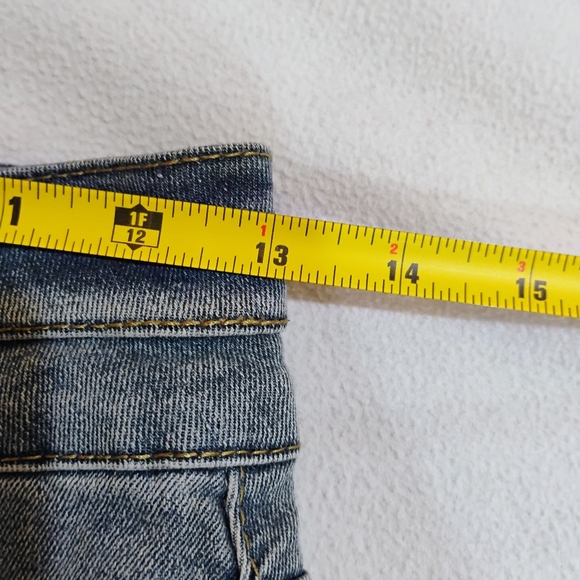 High-Rise Light Wash Denim Roll-Hem Shorts - Picture 6 of 10